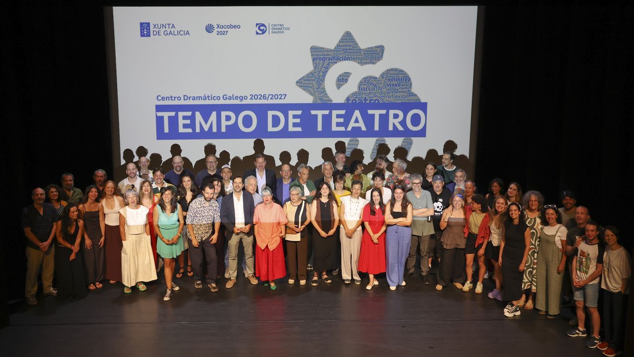 Profesionais das artes esc&eacute;nicas e autoridades presentaron a tempada do Centro Dram&aacute;tico Galego (CDG).