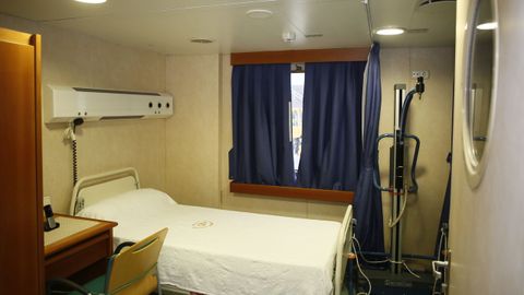 En los camarotes de ingreso, los pacientes se recuperan de enfermedades o lesiones antes de ser trasladados a tierra o regresar al barco