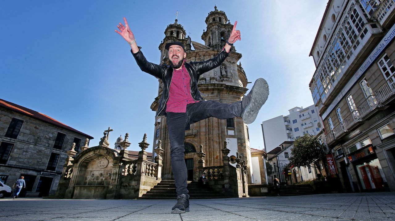 Visitamos las obras de rehabilitaci&oacute;n del pazo de Goi&aacute;ns en Boiro.Una de las catas muestra lo que podr&iacute;a ser la cara de un fraile. Este tipo de murales serv&iacute;an para trasladar a los fieles motivos e im&aacute;genes de la Biblia