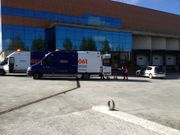 El herido, entrando en la ambulancia medicalizada del 061