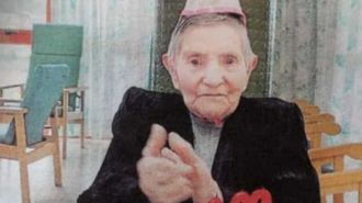 Aurora Rego Prieto cumplió 105 años en la Residencia de Ancianos de O Valadouro, donde vive desde hace tiempo. Su estado de salud es bastante bueno para la edad que tiene, según explican sus familiares