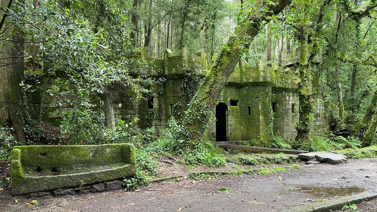 Sitios para visitar en A Maria, adems de As Catedrais y O Fucio do Porco.El bosque encantado de Cangas