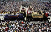 Los actos de la Semana Santa son los de mayor respuesta popular en Ferrol. 