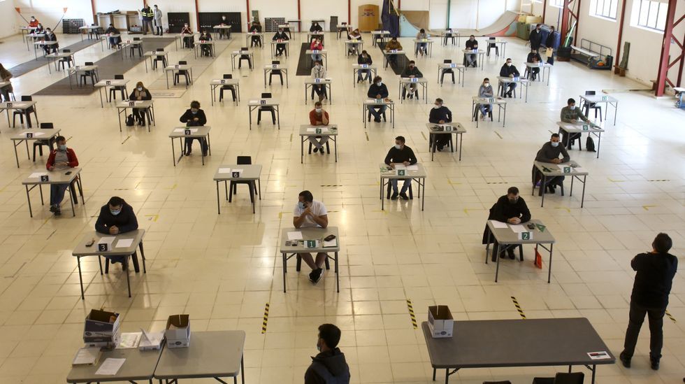 Bache en la plaza �lvaro Cunqueiro (Esteiro)