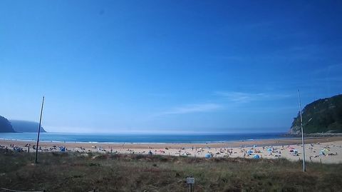 La playa de Rodiles hoy, 30 de mayo, vista desde una c�mara de seguridad