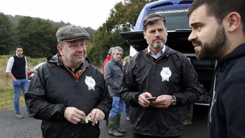 Alberto Chicote visita los bancos marisqueros de Testal en Noia