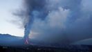 Nuevas coladas de lava salen del volcán de La Palma