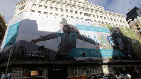 El edificio Gran Vía 32, situado en pleno corazón de Madrid, fue adquirido por el fundador de Inditex en el 2015. La cantidad que pagó Ortega por este inmueble no fue desvelada en su momento, pero fuentes del sector llegaron a situar la operación en el entorno de los 400 millones de euros. Actualmente, dentro del edificio tiene sus oficinas corporativas el grupo PRISA y se encuentran tambien los estudios centrales de Cadena Ser. Además, también se encuentra la archiconocida tienda de Primark.