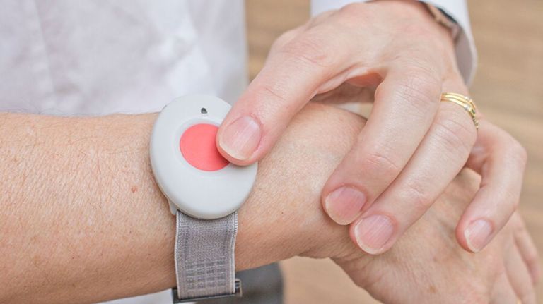 «A teleasistencia é tan sinxela como que pulsar un botón pode supoñer unha diferenza na vida das persoas»