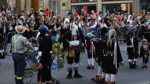 Domingo de carnaval en la ciudad de Ourense. Gran desfile de cerca de tres horas y casi medio centenar de carrozas.