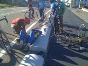 Los deportistas dieron contra el muro