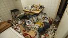 La cocina de la vivienda de una mujer afectada por el sndrome de Digenes en A Corua, en una foto de archivo