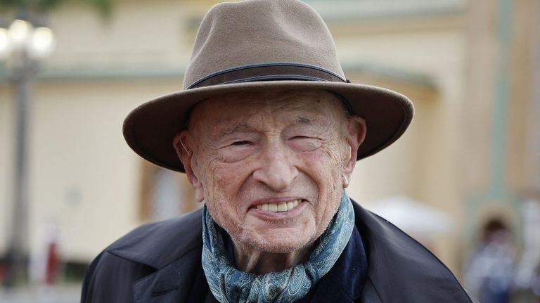 Muere el filósofo francés Edgar Morin, creador de la teoría del pensamiento complejo