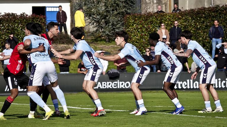 Un punto para el Celta Fortuna en un mar de penaltis