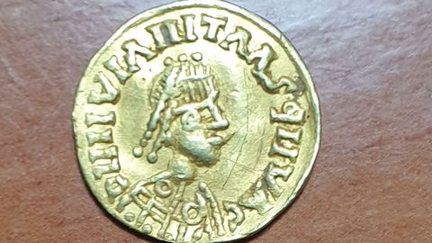 Triente suevo a nombre de Valentiniano