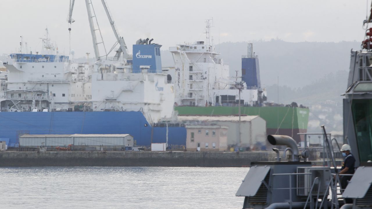 Los rostros clebres de la distancia social.Casa do Concello de Sarria