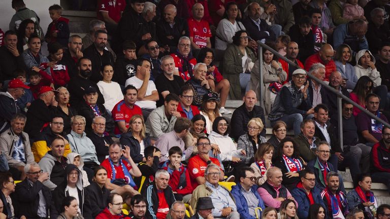 Grada de Oira en un partido de la UD Ourense como local.