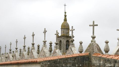Cementerio e iglesia de Cospindo, en Ponteceso
