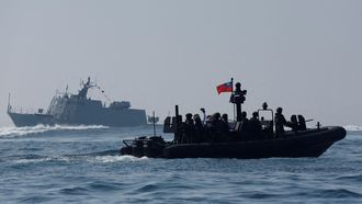 Miembros de la marina de Taiwan en unas maniobras 