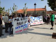 Lectura del manifiesto en el centro de Cambre