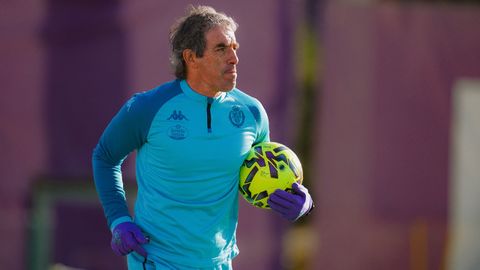 Guillermo Almada, en un entrenamiento del Real Valladolid