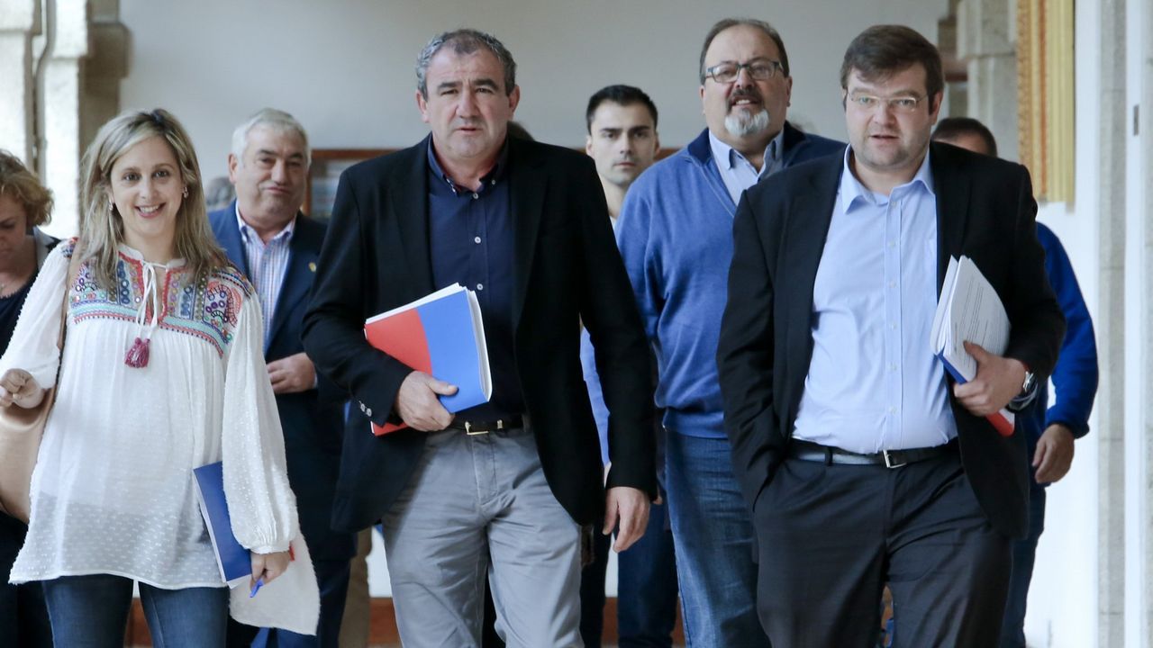 �LBUM: As� celebr� el Paradela su ascenso.Primera fiesta del barrio de A Tiner�a