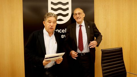 El alcalde de Pontevedra, Miguel Anxo Fernández Lores, recibió en el Concello al rector de la Universidade de Vigo, Manuel Reigosa