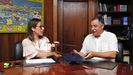 Imagen de archivo de la conselleira de Infraestruturas, Ethel Vzquez, con el alcalde de Oleiros, ngel Garca Seoane.
