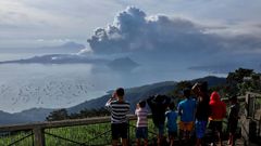 La erupcin del Taal comenz el domingo y la madrugada de lunes ya escupi lava