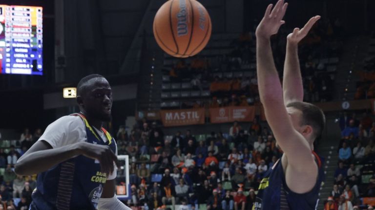 Triunfo de fe del Leyma Básquet Coruña contra el Menorca (81-72)