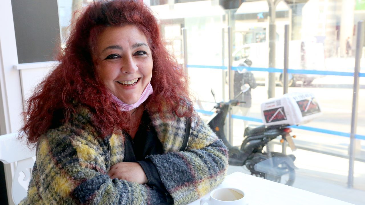 Kitesurf en A Illa.Raquel Su�rez es la fundadora de la empresa de reparto de alimentos a domicilio Doce Peces