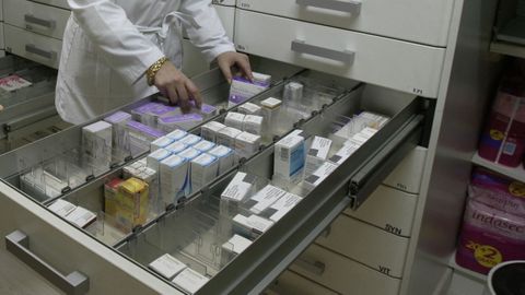 Las farmacias ourensanas distribuyen 25.000 envases de medicamentos por día, según los cálculos del Sergas