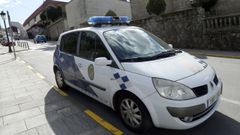 Imagen de archivo de un coche de la Policía Local en Rianxo.