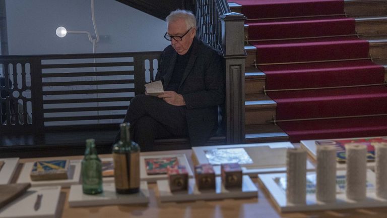 David Chipperfield anima a repensar el papel del diseño en una exposición