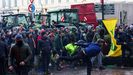 En directo:cientos de tractores bloquean Bruselas mientras se renen los lderes de la UE