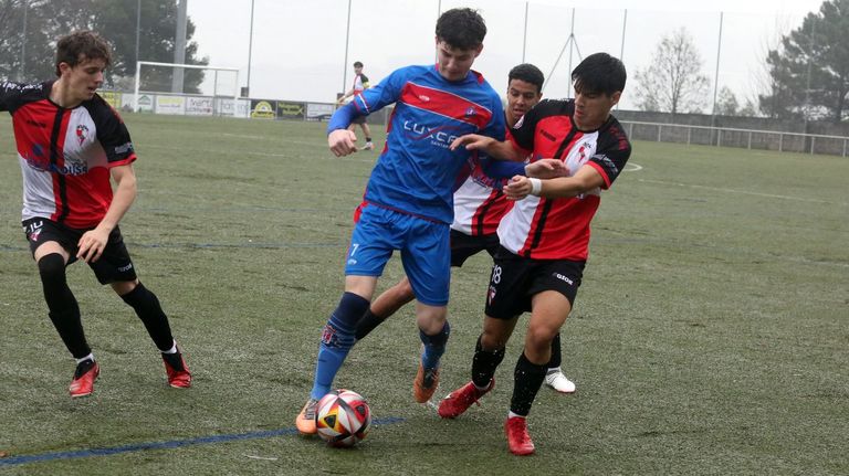 Imaxe do anterior partido coma local do Arousa, fronte ao Revilla