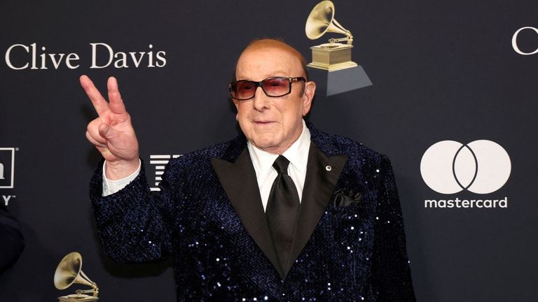Fallece en Nueva York el legendario productor musical Clive Davis a los 94 años