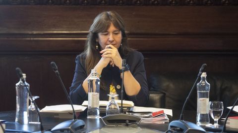 Laura Borràs, este jueves en la reunión de la Mesa antes de ser suspendida de sus funciones como presidenta del Parlamento catalán  