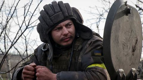 Soldado ucraniano en el frente de la región de Donetsk.