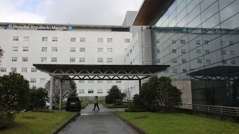 Imagen de la entrada principal del hospital Arquitecto Marcide