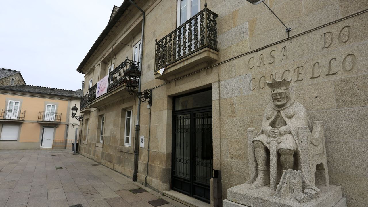 Luis Gonzlez, podlogo de vacas.El prximo lunes en la casa del Concello se llevar a pleno el nuevo presupuesto