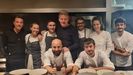 Gordon Ramsay con el equipo del restaurante Abastos 2.0. Luis Rojas, el jefe de cocina, está a su izquierda