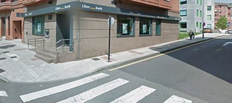 Oficina de Liberbank en Cuatro Ca�os, Oviedo
