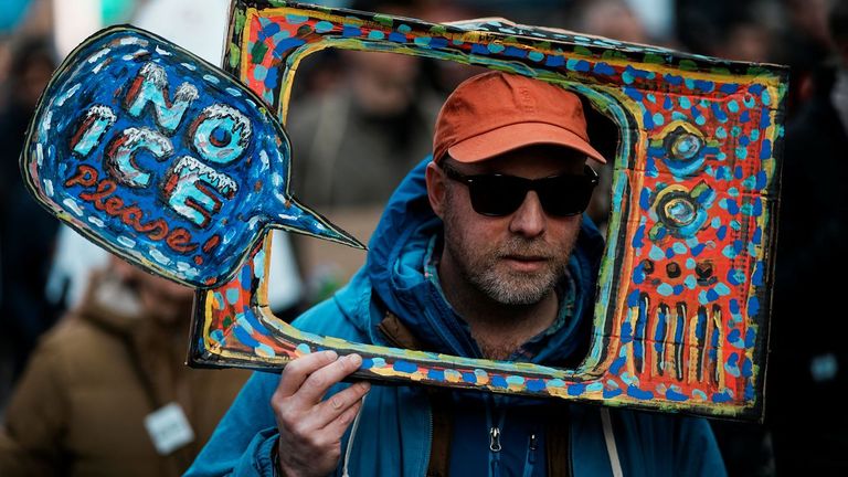 Las protestas «No Kings» se movilizan contra Trump, la guerra en Irán y el despliegue del ICE