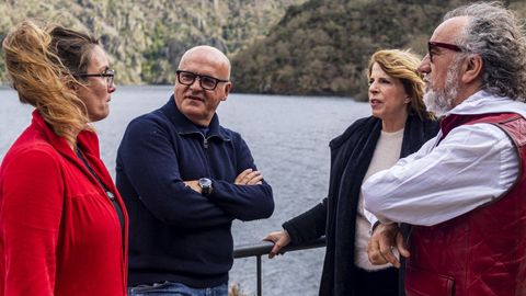 Jos Manuel Baltar, con Eva Nielsen, Sole Gimnez y Teo Cardalda.