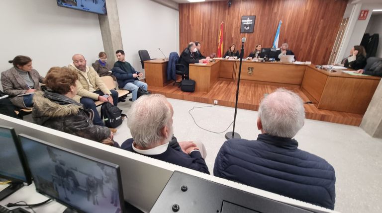 Tres hermanos aceptan cárcel por apropiarse de 84.000 euros de la herencia de su sobrino en Vigo