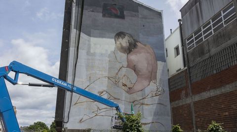 Avances del mural de Alba Fabre en la Avenida da Milagrosa 