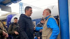 Pedro Snchez visita al chef Jos Andres durante su viaje a Ucrania