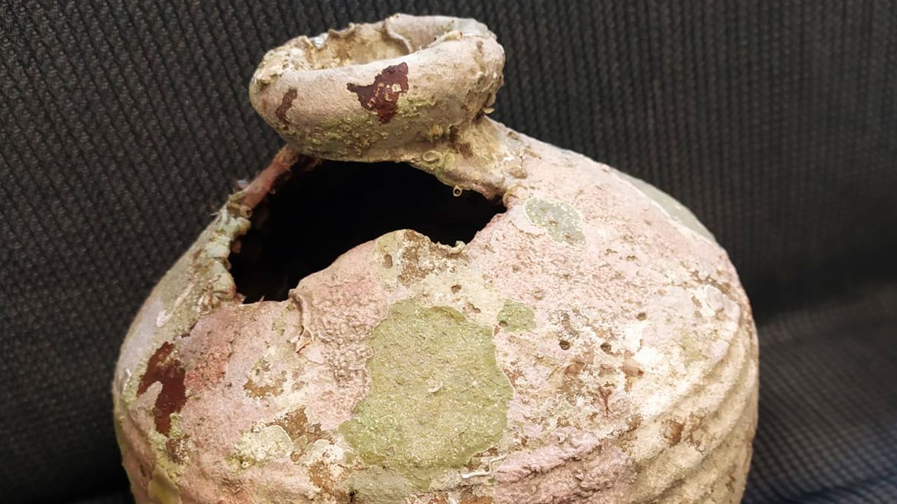 Las imgenes del acto de despedida del buque logstico australiano.Presentacin en Fitur