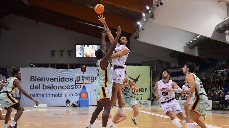 El Obradoiro calienta motores para el derbi con un entrenamiento en Palma